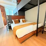 Avenue Hotel