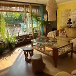 Anna\'S Houseboat Bed & Breakfast