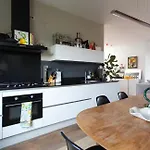 Cozy Apartment 2 Bedrooms - Check Profile