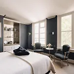 Hotel 717