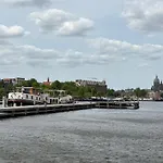 Hotelboot Zwaan