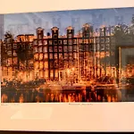 Décor Canal House