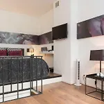L\'Home Apartment
