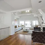Catch Apartment