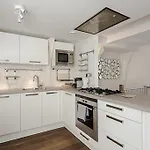 Catch Apartment