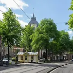 Plaza Centre Apartment