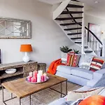 Livia\'S Hideaway Elegant Apartments
