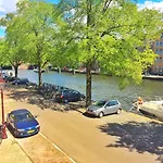 Jordaan View