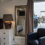 Houseboat-Apartment Sumatra