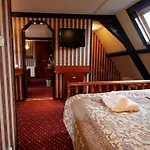 Amsterdam Village Hotel