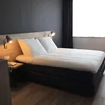 Joy Hotel