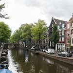 Enzo Apartment