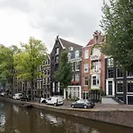 Enzo Apartment