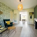 Spacious 4P Canal Apartment