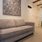 Canal Dream Apartment