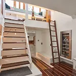 Luxurious 110M² 3Br Houseboat In Amsterdam Centre!