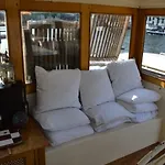 Art Nouveau Houseboat, In Hart Of The City Center