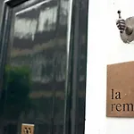 COMMUNE suites