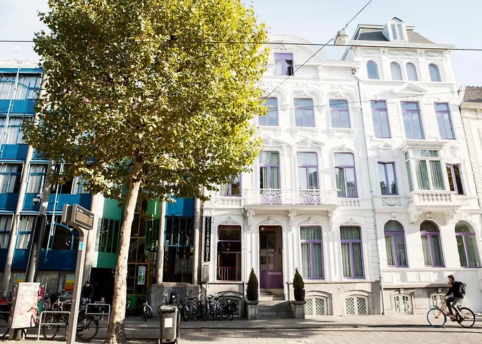Quentin Zoo Hotel