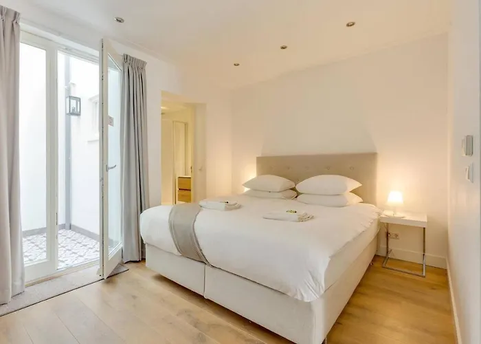 Luxurious Studio in B&B Jordaan Couple Getaway