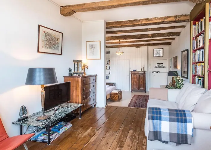 Classy Room 17Th C Canalhouse