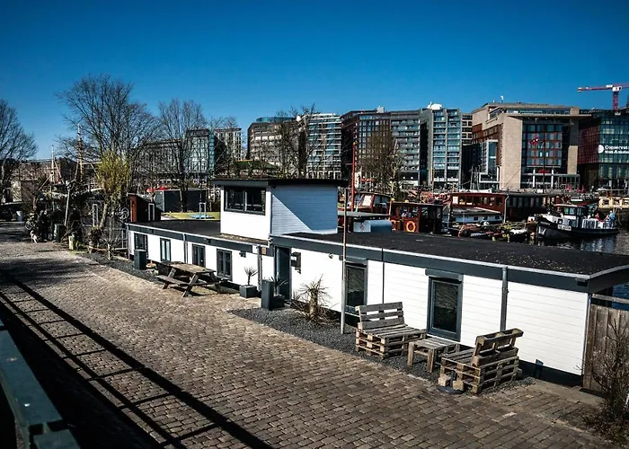 Houseboat-Amsterdam