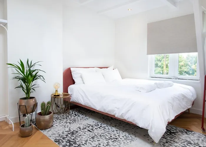 Trendy 2 Bedroom Accommodation On Perfect Location