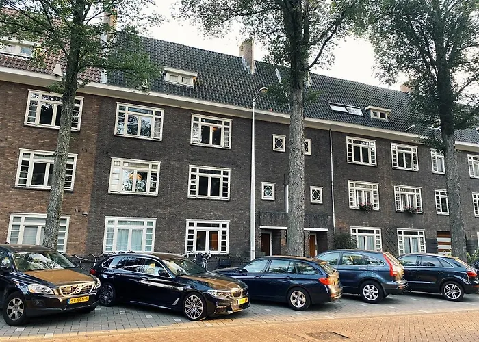 Lovely & Spacious Apartment In \'Old-South\' Area