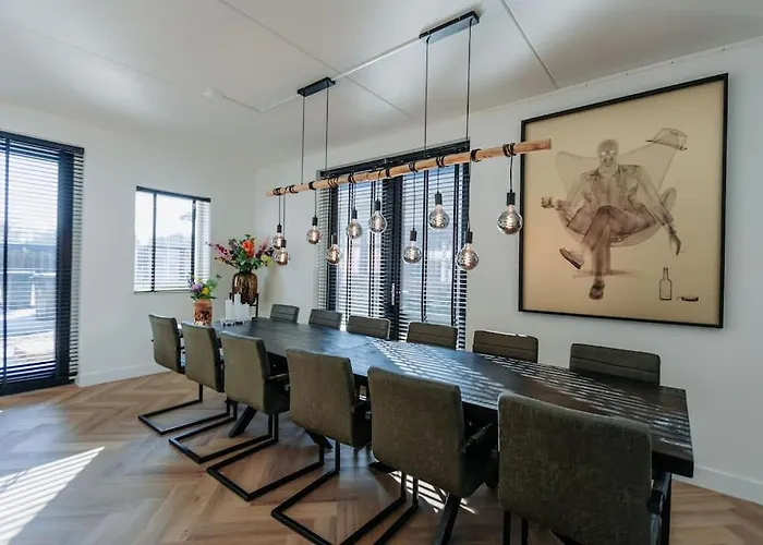 Bright & Luxurious Brand New Villa In Amsterdam!