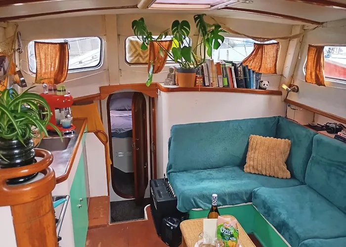 Amsterdam Sailboat Retreat