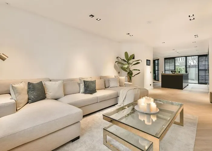 Elegant Apartment Oasis In The Heart Of Amsterdam
