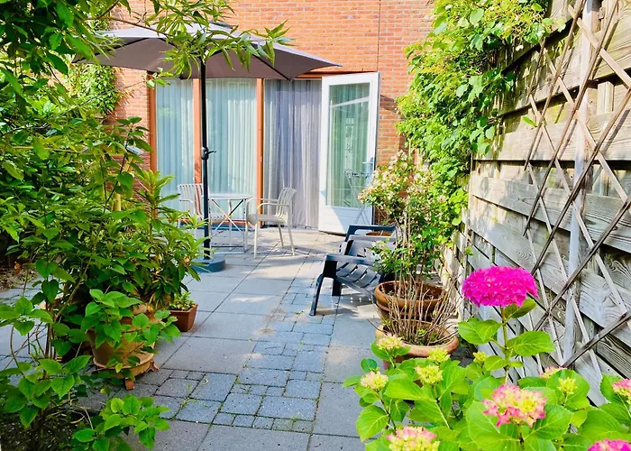 Comfortable Private 30M2 Patio Room