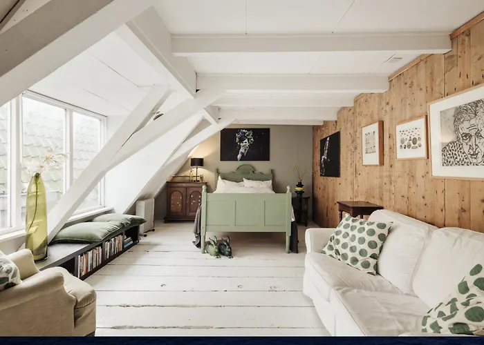 2 Rooms For 4 Pax In Monument On 3Rd Floor