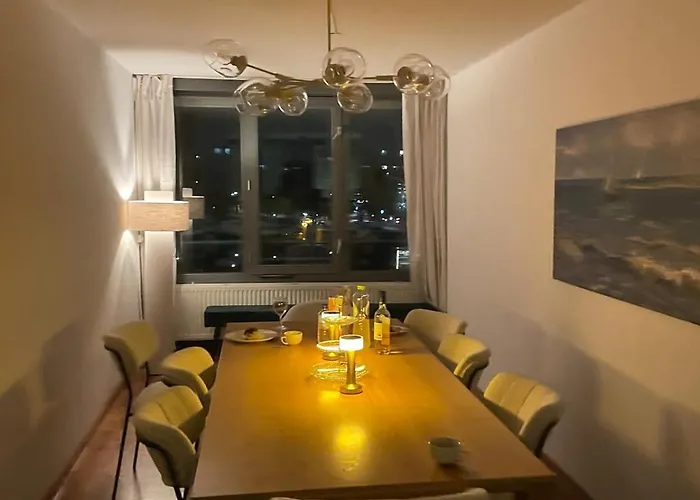 Large West Amsterdam Apartment With Balcony