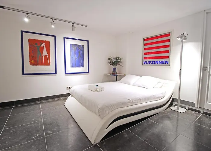 Ground Floor Canal Apartment