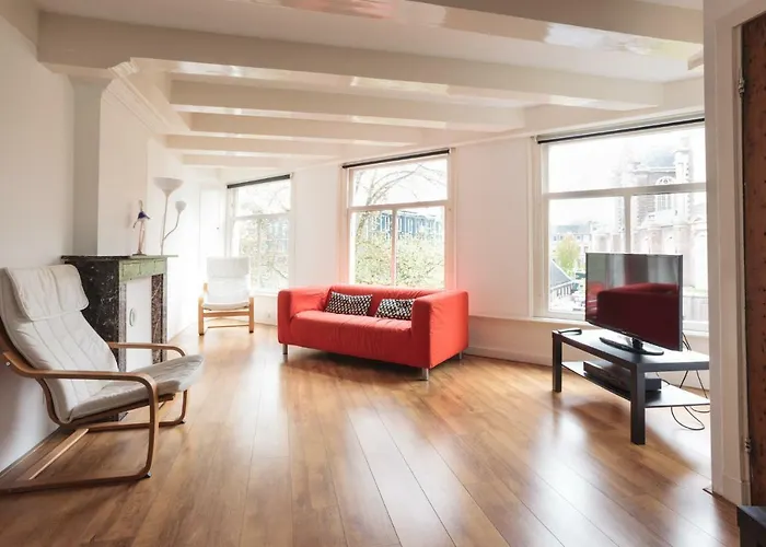 Duplex near Anne Frank Museum