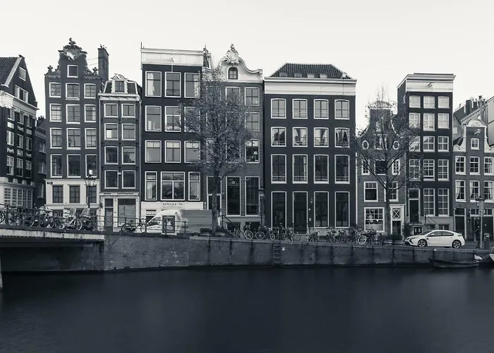 18Th Century Groundfloor Canal House With Patio/Garden