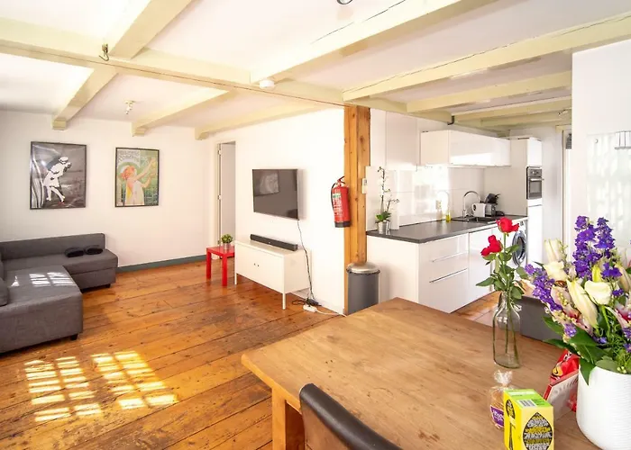 Spacious Central City Apartment With Big Private Sundeck!