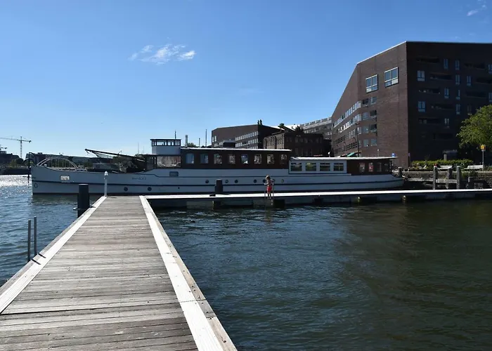 Houseboat Ms Rhy Blitz