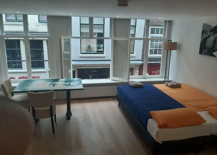 Red Light District Cozy Apartment