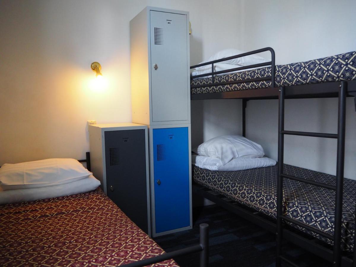 Euphemia Budget Old Canal Zone Hostal