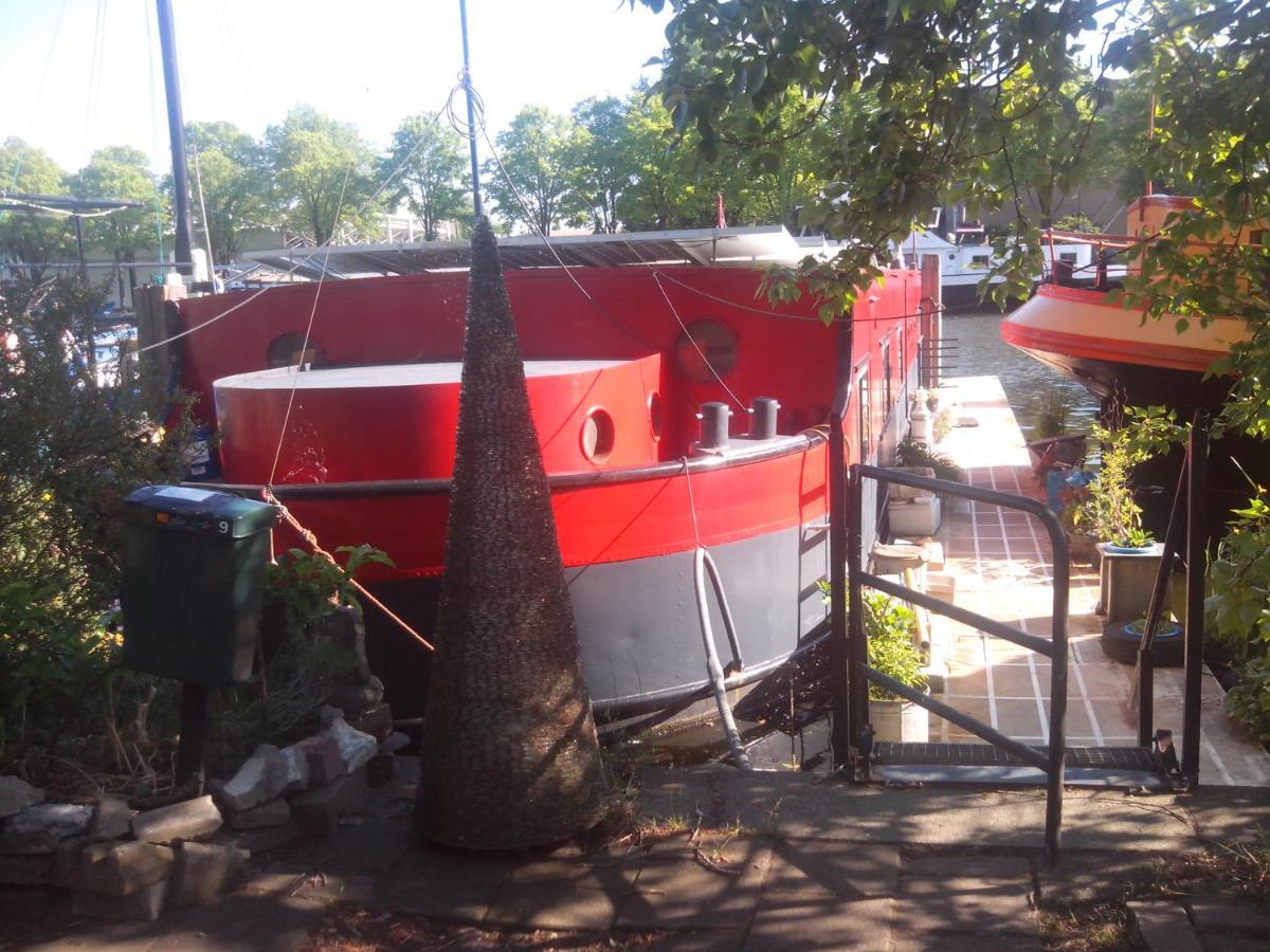 Houseboat Dokstroom *