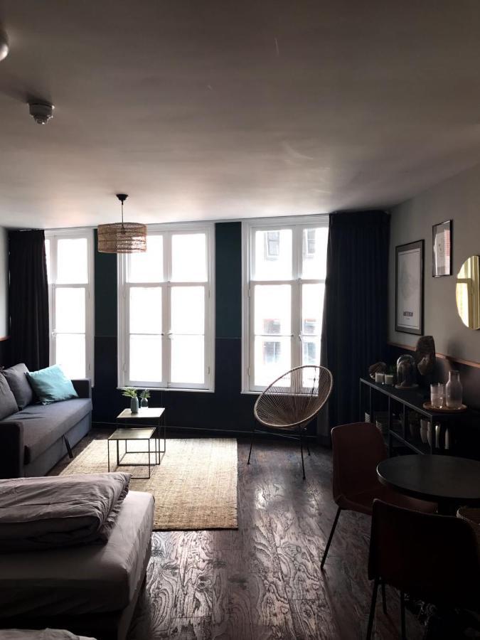 Red Light Bed & Breakfast 2*