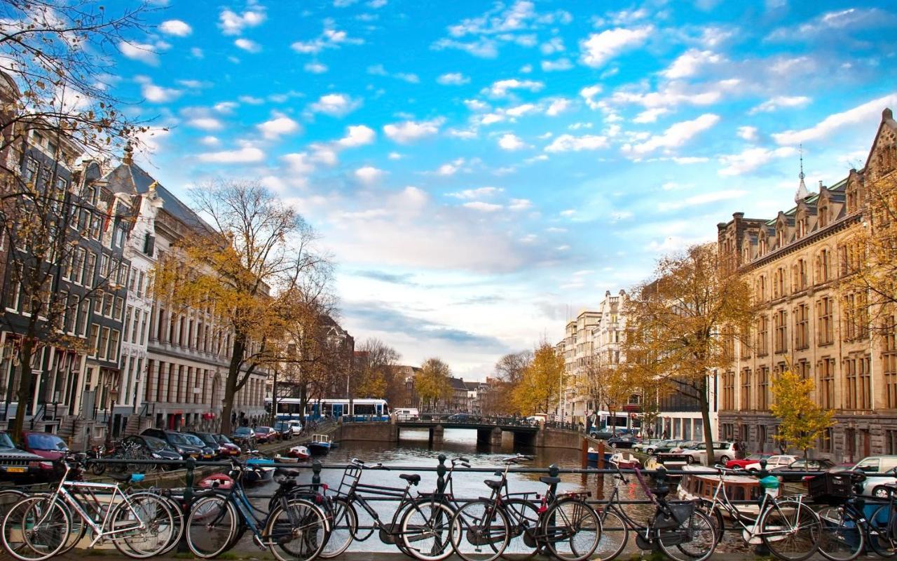 Couette-café New! 2024 - The Canal Bridge Amsterdam