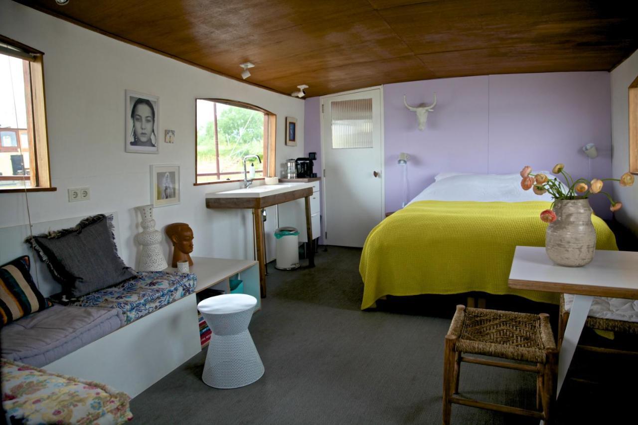 Bed In Boat Bed & Breakfast