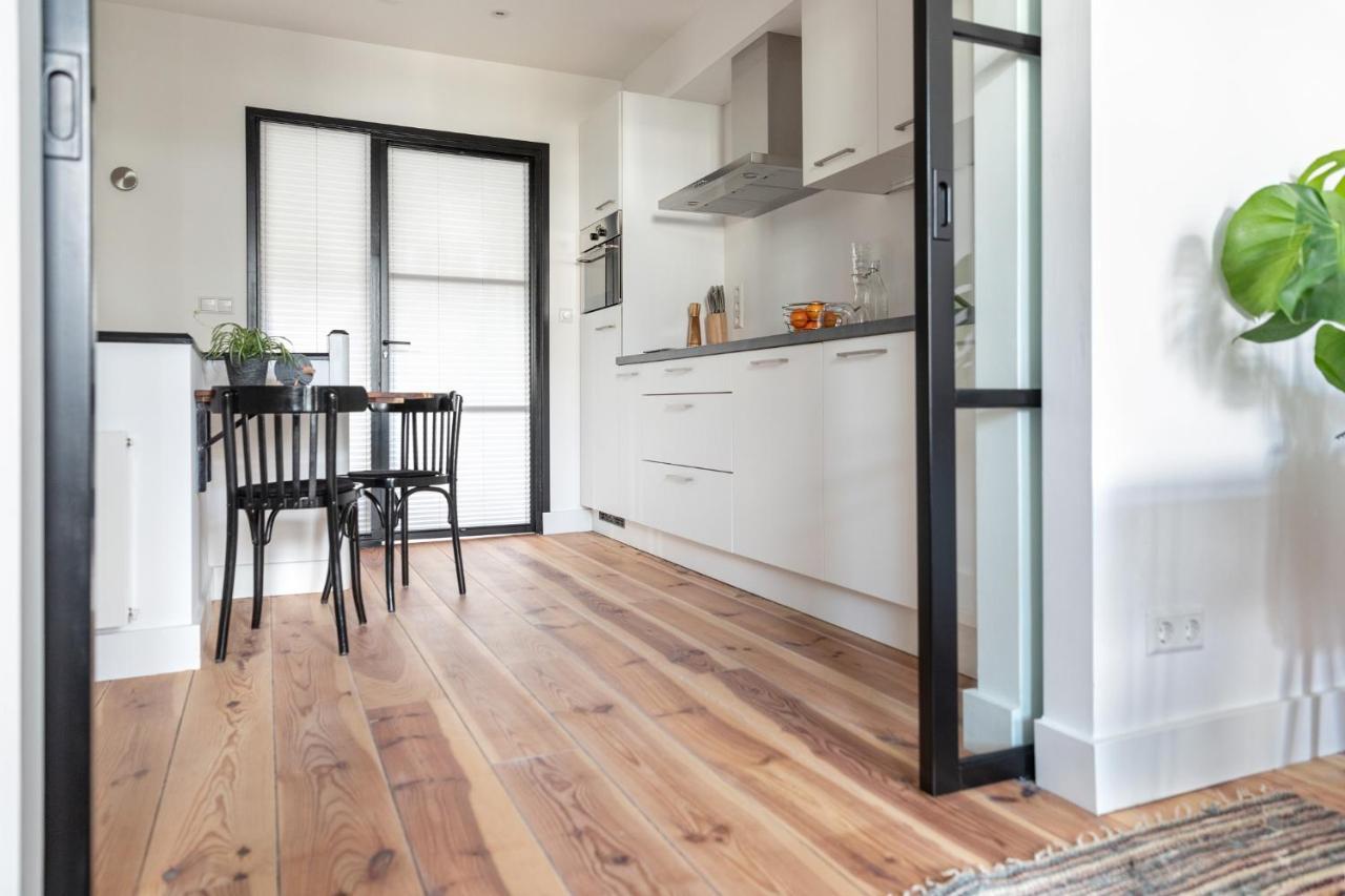 Gorgeous And Stylish Place For Two In Hip West! *