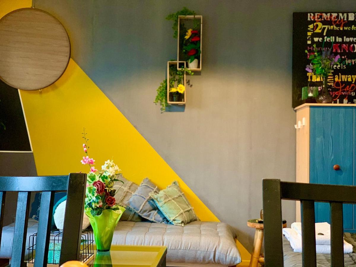 2-room Flat Near Arena N Ziggo Dome, Perfect For 2 Couples Appartement