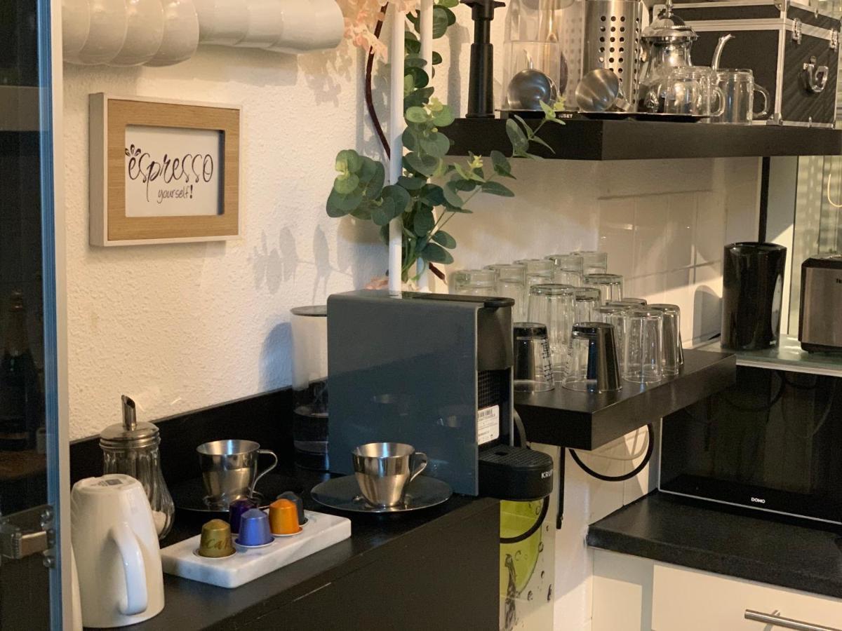 2-room Flat Near Arena N Ziggo Dome, Perfect For 2 Couples Appartement
