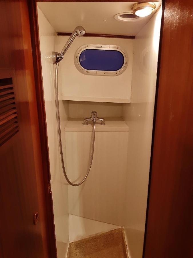 Motor Yacht Almaz Hotel en barco