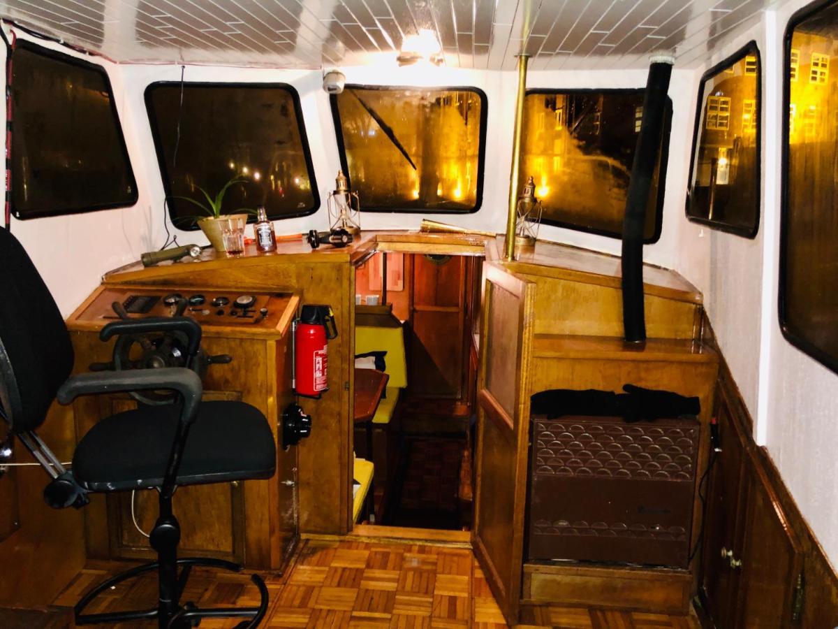 Hotel en barco Boat Center *